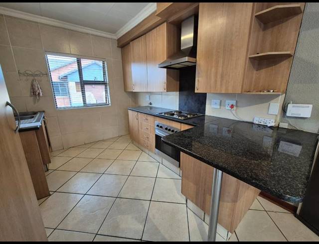 2 BEDROOM TOWNHOUSE FOR SALE IN MEYERSDAL